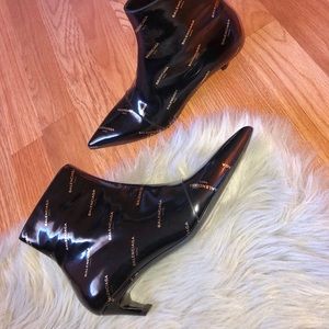 Incredible trendy Balenciaga booties